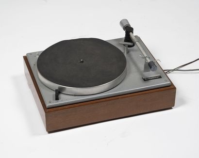 CLEMENT 
Platine H4 L7. 
Porte une étiquette...