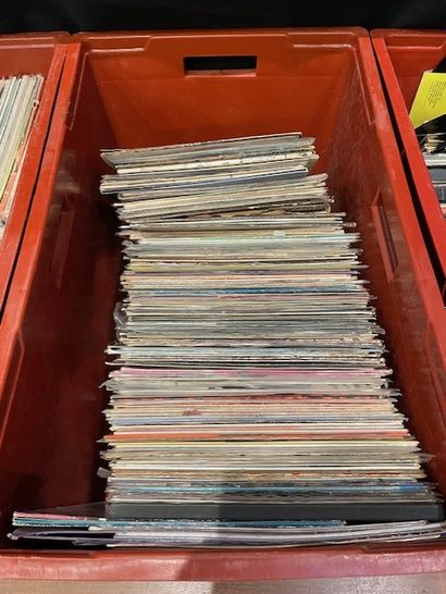 Lot of vinyl records.
In a case.
Scratches...