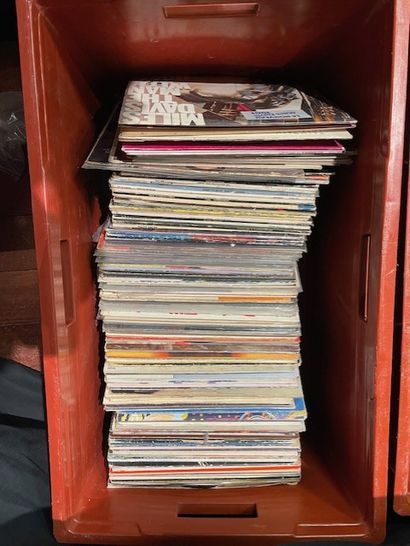 Lot of vinyl records.
In a case.
Scratches...