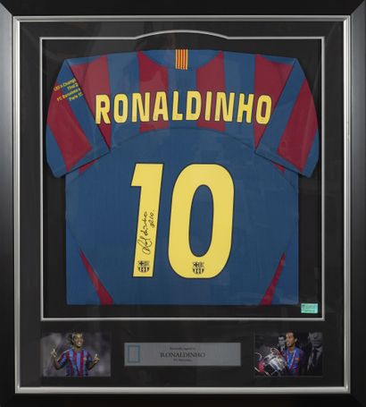 RONALDINHO
FC Barcelona N°10 jersey with...