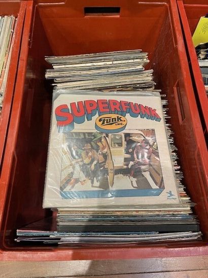 Lot of vinyl records.
In a case.
Scratches...