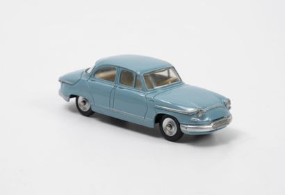 DINKY TOYS FRANCE
P. L. 17 Panhard blue Ref...