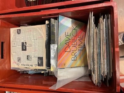 Lot de disques de vinyles. Dans une caisse....