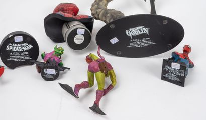 MARVEL
SET OF 18 FIGURES: 
* Lot of 4 Iron...