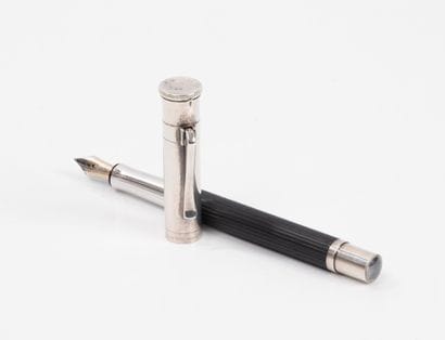 GRAF VON FABER CASTELL
18k gold fountain...