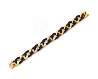 VAN CLEEF & ARPELS
Beau bracelet gourmette...