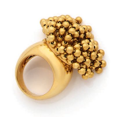 CARTIER
Bague “Perruque” en or jaune (750)...