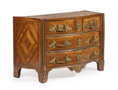 Rosewood and veined brown wood veneer chest...