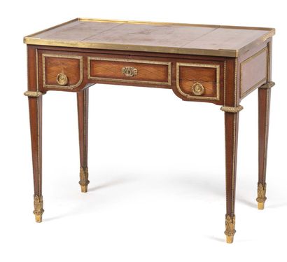 After Jean-Henri RIESENER
Veneered dressing...