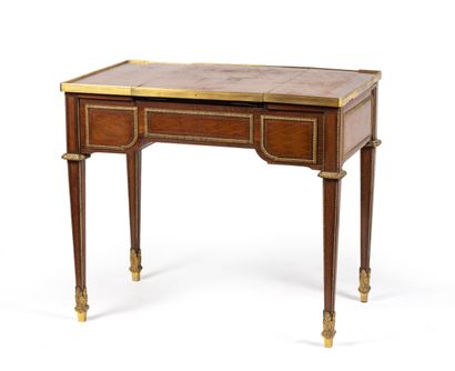 After Jean-Henri RIESENER
Veneered dressing...
