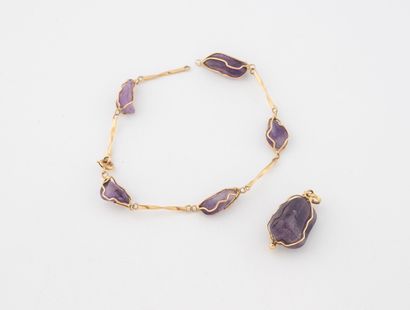Demie-parure comprenant un collier et un...