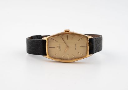 OMEGA DE VILLE
Men's wristwatch in gilt metal.
Hexagonal...