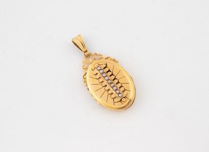 Yellow gold (750) openwork pendant with a...