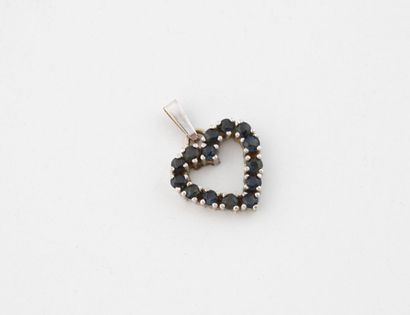 Pendentif cœur en or gris (750) orné de petits...