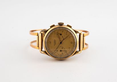 UNIVERSAL Geneva
Chronograph watch in gilt...