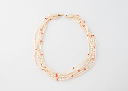 Collier de perles d'eau douce baroques sur...