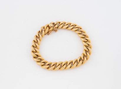 Bracelet en or jaune (750) AC à maillons...