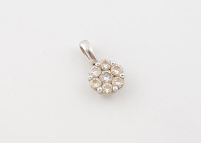 Pendentif or gris (750) pavé de diamants...