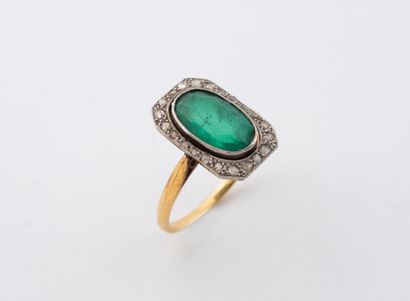 Yellow gold (750) and platinum (850) ring...