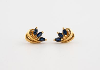 Paire de boucles d'oreilles en or jaune (750)...