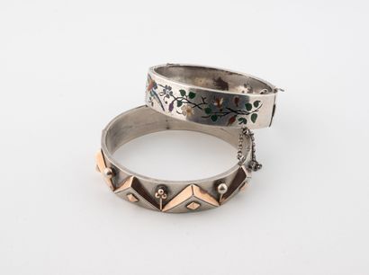 Lot of two silver bracelets (800) including...