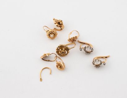 Set of four pairs of yellow gold (750) and...