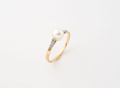 Bague solitaire en or jaune (750) ornée d'une...
