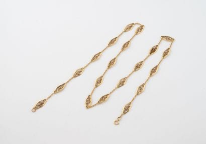 Yellow gold (750) filigree openwork shuttle...