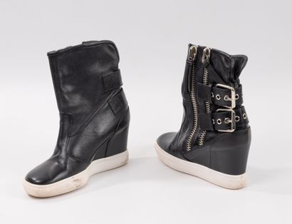 Giuseppe Zanotti 
Pair of black leather wedge...