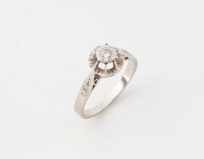Bague solitaire or gris (750) et platine...