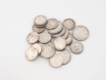 Lot de pièces en argent comprenant :
- Treize...