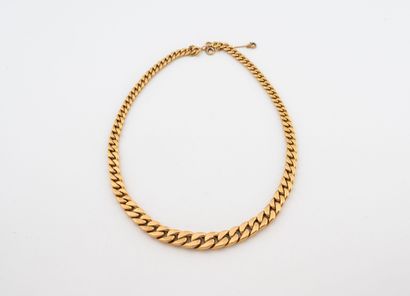 Collier en or jaune (750) à maille gourmette...