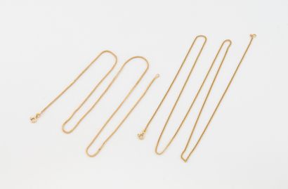 Set of two yellow gold (750) neck chains,...