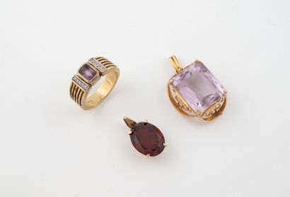 Yellow gold (750) AC lot including:
- A ring...