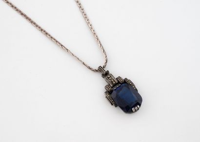 Silver (800) pendant, stepped setting highlighted...