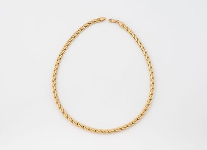 Collier en or jaune (750) à maille palmier...