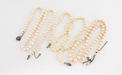Two cultured pearl necklaces, silver (800)...