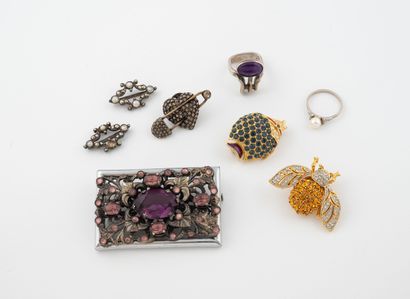 Lot including : 
- Two silver rings (800),...