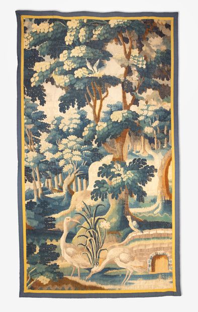 AUBUSSON, 18th century 
Greenery with birds....