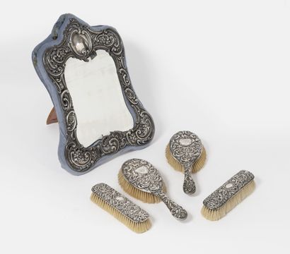 ENGLAND, late 19th century
Elements of silver...
