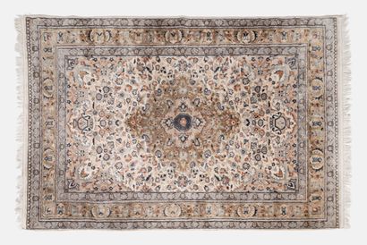 PAKISTAN, 20th century
Small wool and silk...