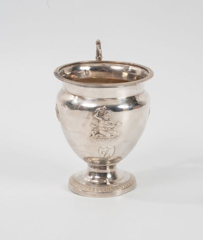Silver pedestal mug (950), with cornucopia...
