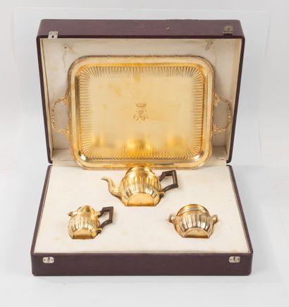 Self-serving tea service, figured 
