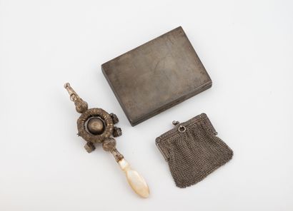 Silver lot (800 or min. 800):
- A purse.
Charançon...