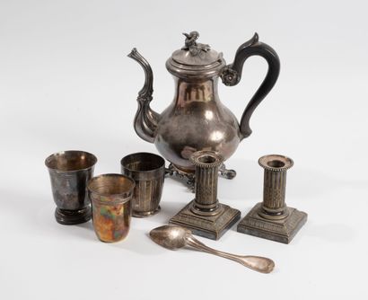 Silver lot (950) including :
- two tulip-shaped...