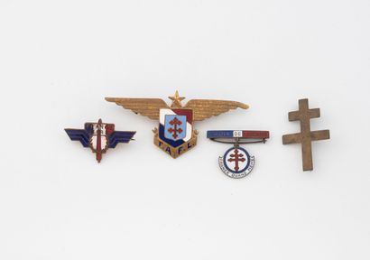 Lot of Free French insignia including:
-F.A.F.L....