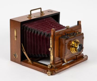 Chambre photographique (dite à coffret, 13x18)...