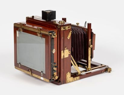 Chambre photographique dit à Coffret «E....