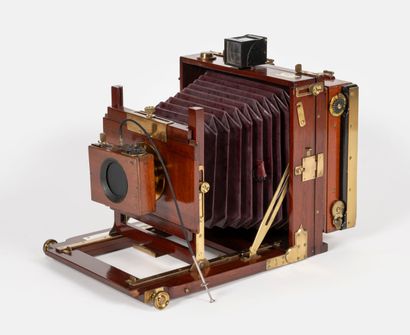 Chambre photographique dit à Coffret «E....