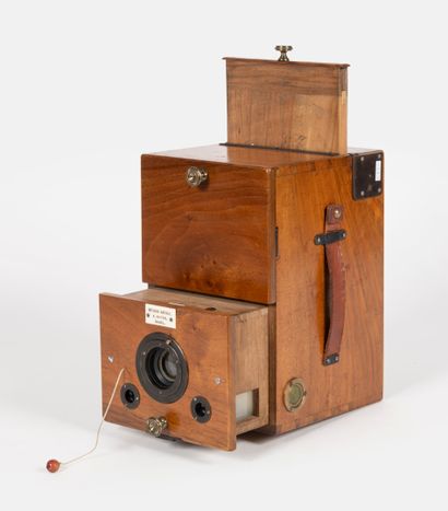Appareil photographique dit DETECTIVE (9x12),...